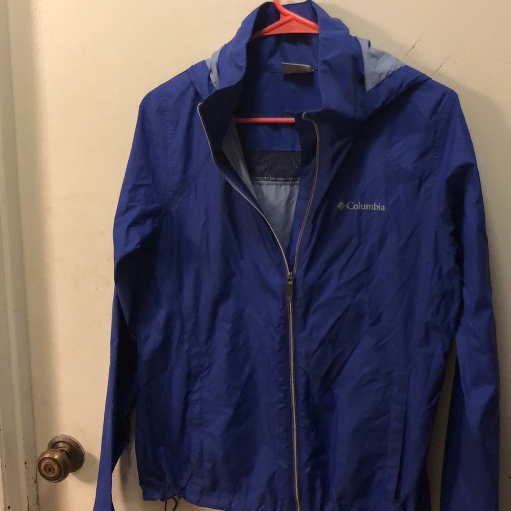 LIKE NEW. Columbia rain coat.